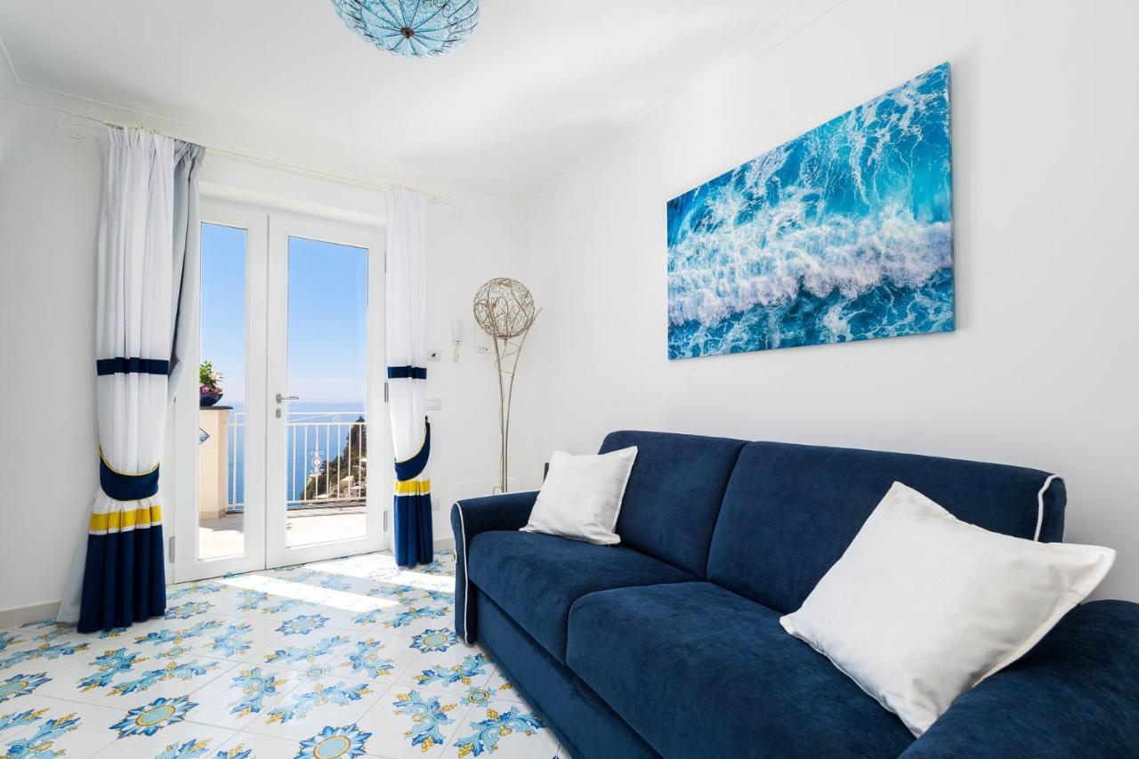 Apartament Blue Waves - De Vivo Realty *